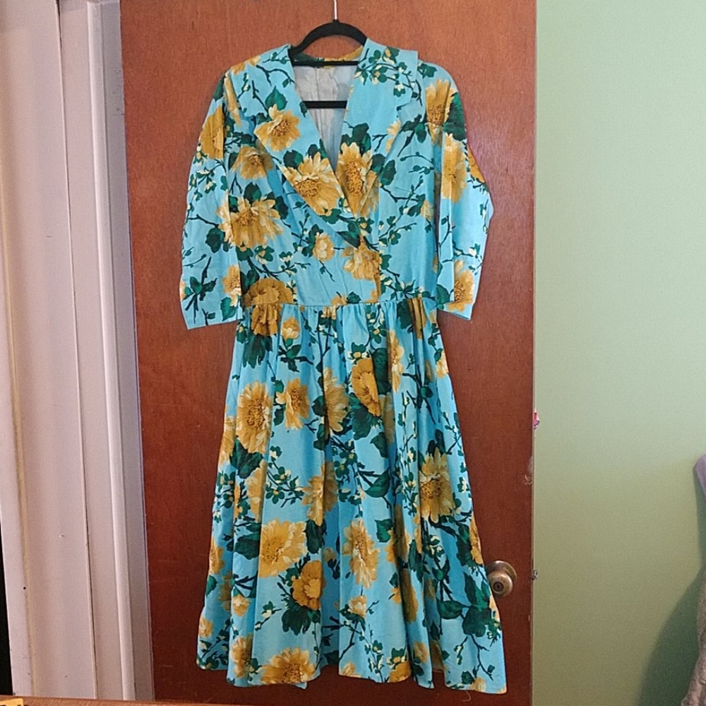 Vintage 1950s blue and yellow flower dress